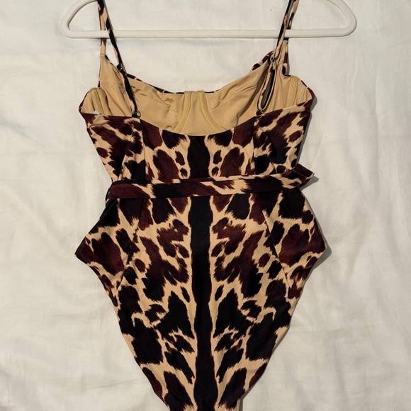 WeWoreWhat Danielle One Piece - Picture 3 of 4